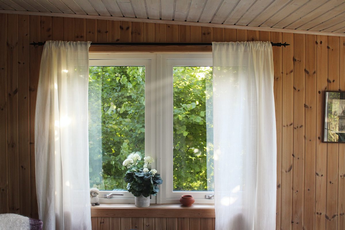 When to choose curtains and when to choose blinds?