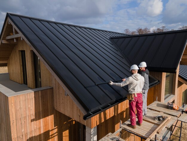 Choosing the Right Roofing Material for Your Home